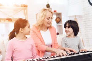 Преподавание игры на клавишном синтезаторе Преподавание игры на клавишном синтезаторе